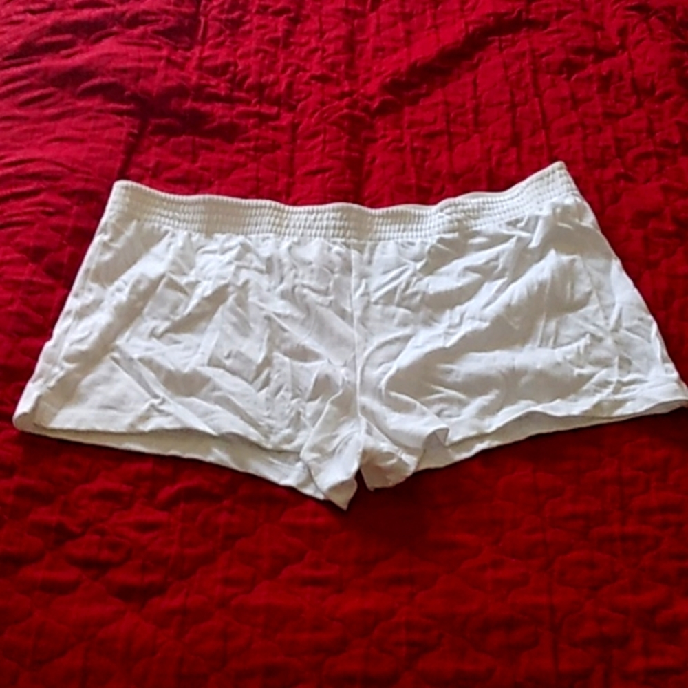 Woman's white shorts